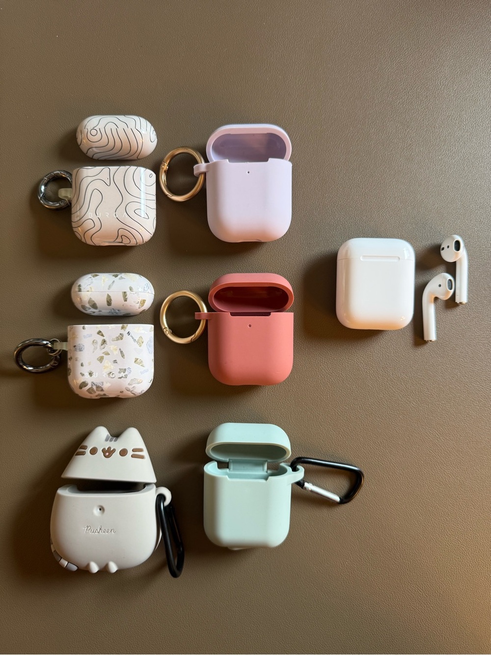 Apple AirPods Gen. 2 + 6 Case Bundle